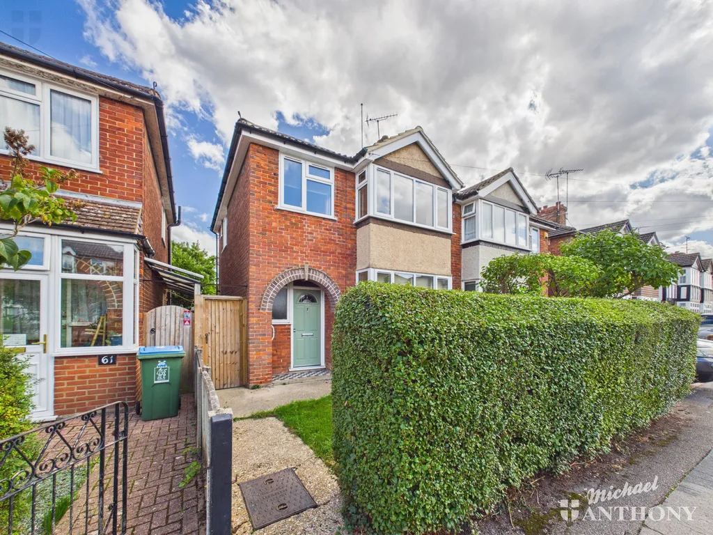 3 bed house for sale — Walton Way, Aylesbury, HP21 7JJ