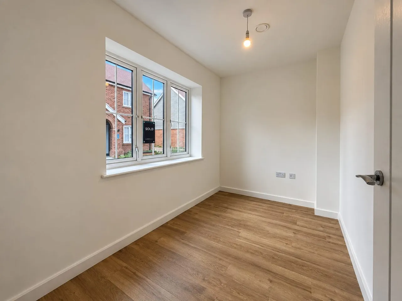 The Kensworth Station Road, Bow Brickhill, MK17, photo 4