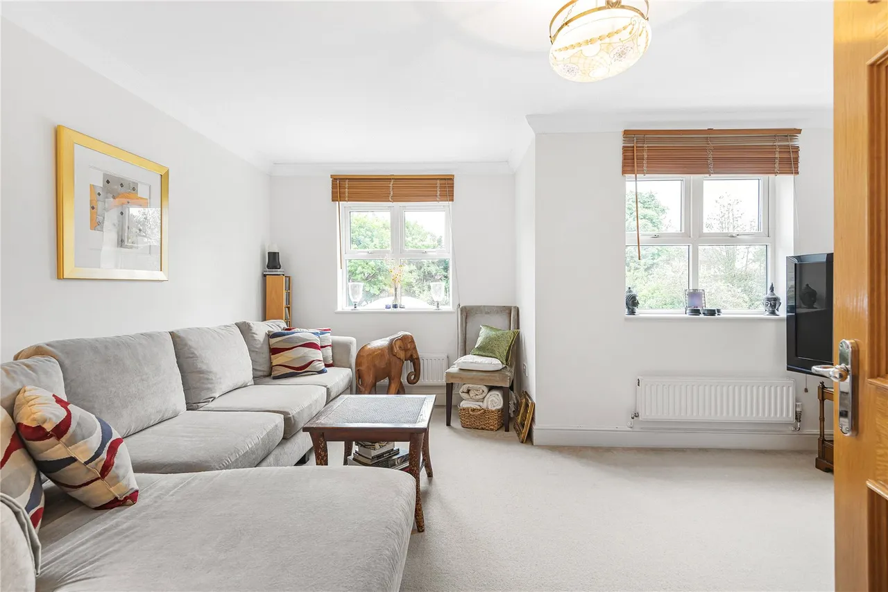 Rooksmead Road, Lower Sunbury, TW16 6PD, photo 8