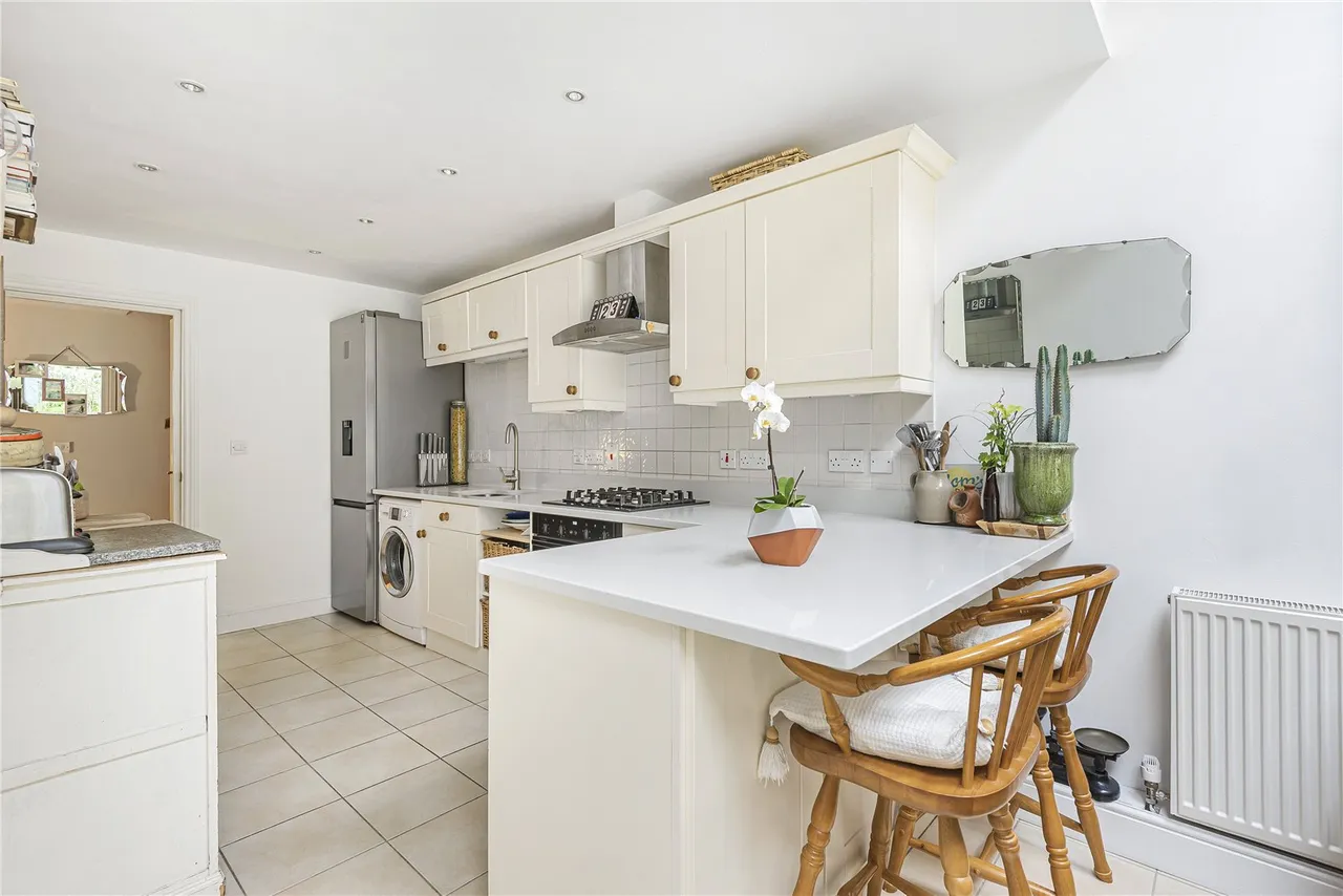 Rooksmead Road, Lower Sunbury, TW16 6PD, photo 5