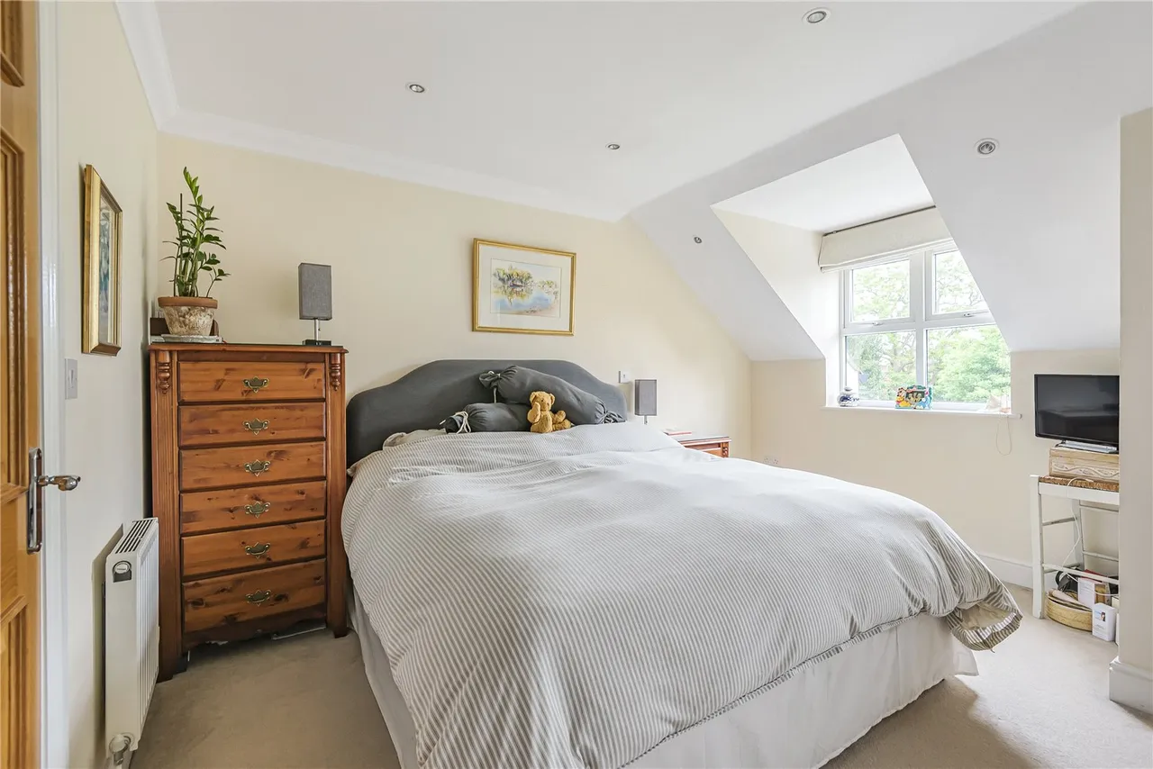 Rooksmead Road, Lower Sunbury, TW16 6PD, photo 9
