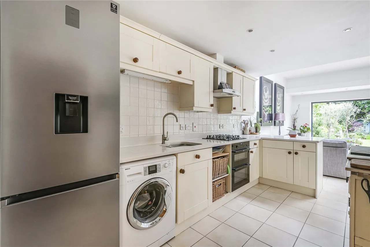Rooksmead Road, Lower Sunbury, TW16 6PD, photo 4
