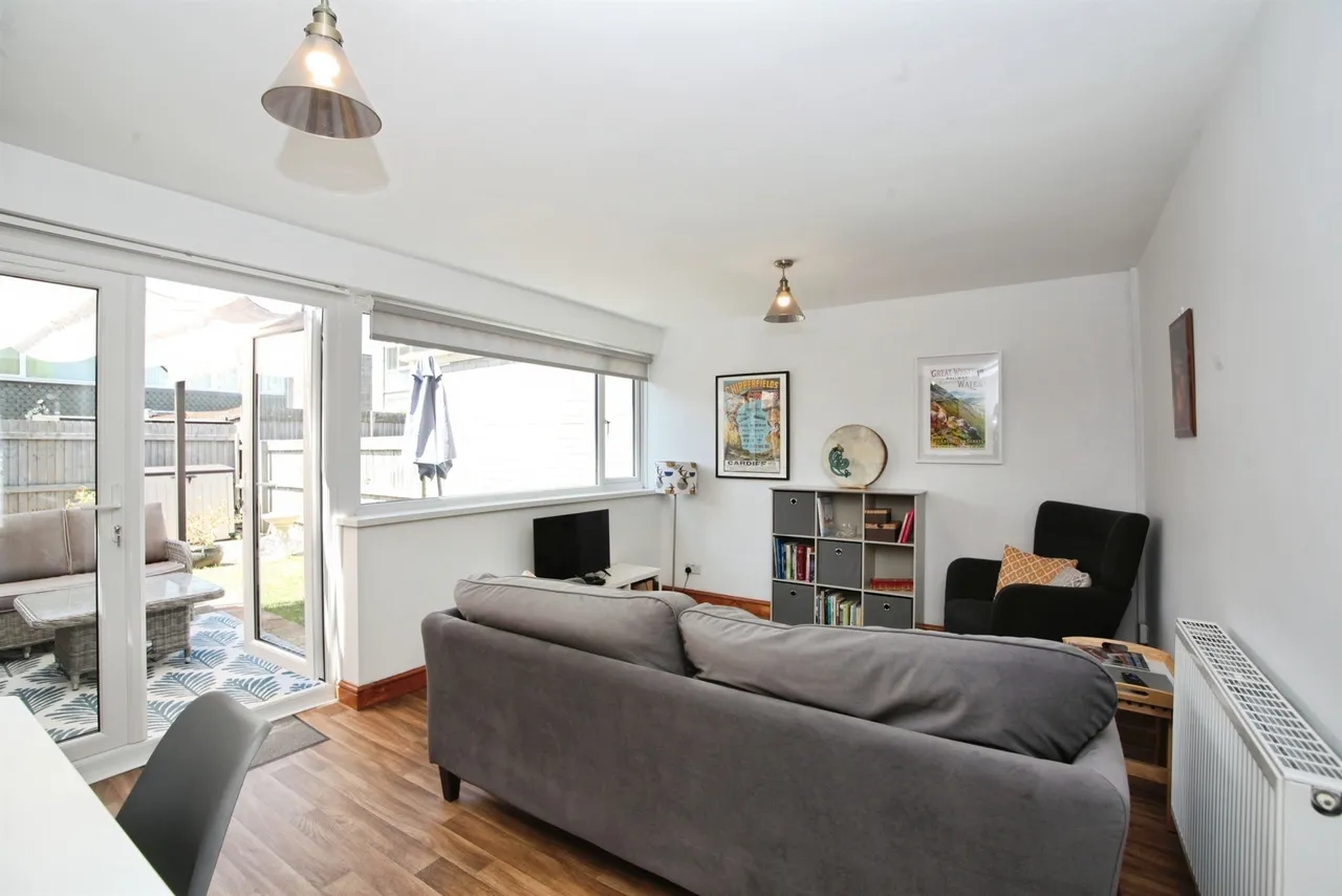 Gainsborough Road, Penarth, CF64, photo 12