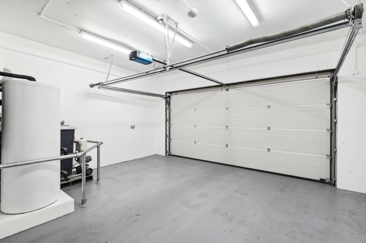 Gunnersbury Mews, London, W4, photo 10
