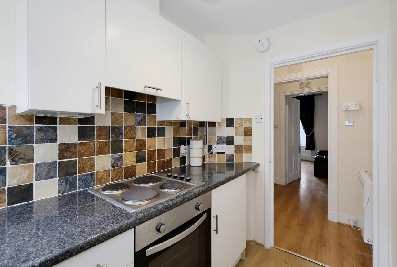 Baker Street, Rosemount, AB25, photo 12