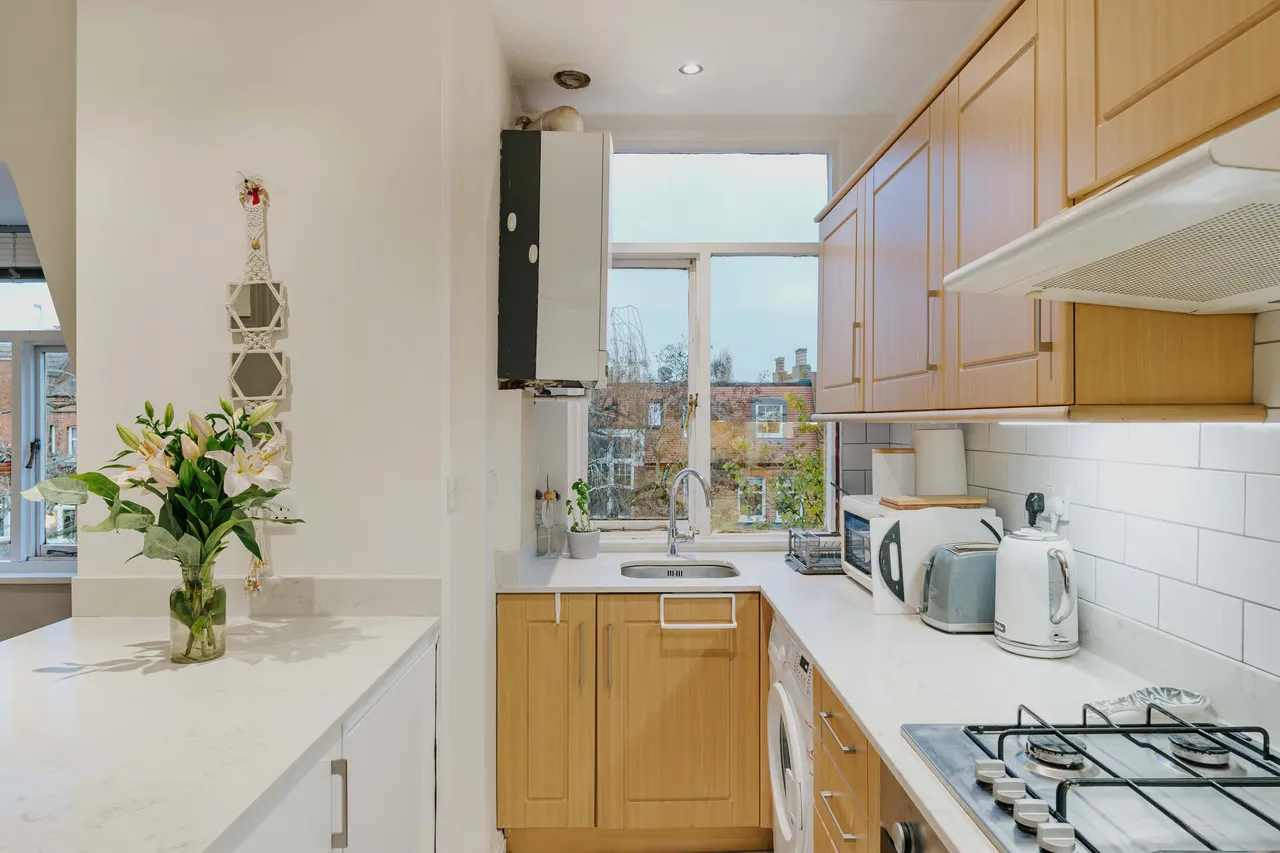 Greencroft Gardens, London, NW6, photo 9