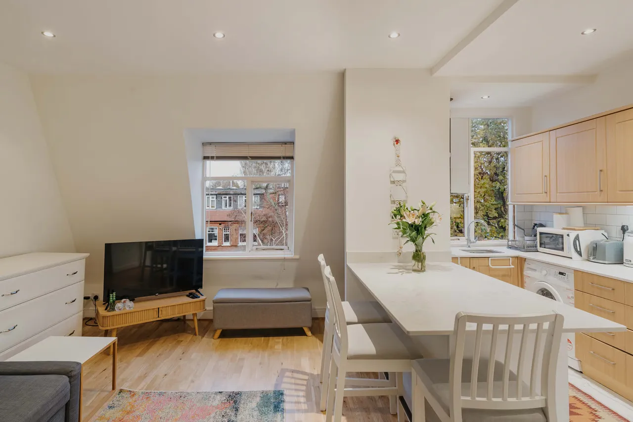 2 bed flat for sale — Greencroft Gardens, London, NW6