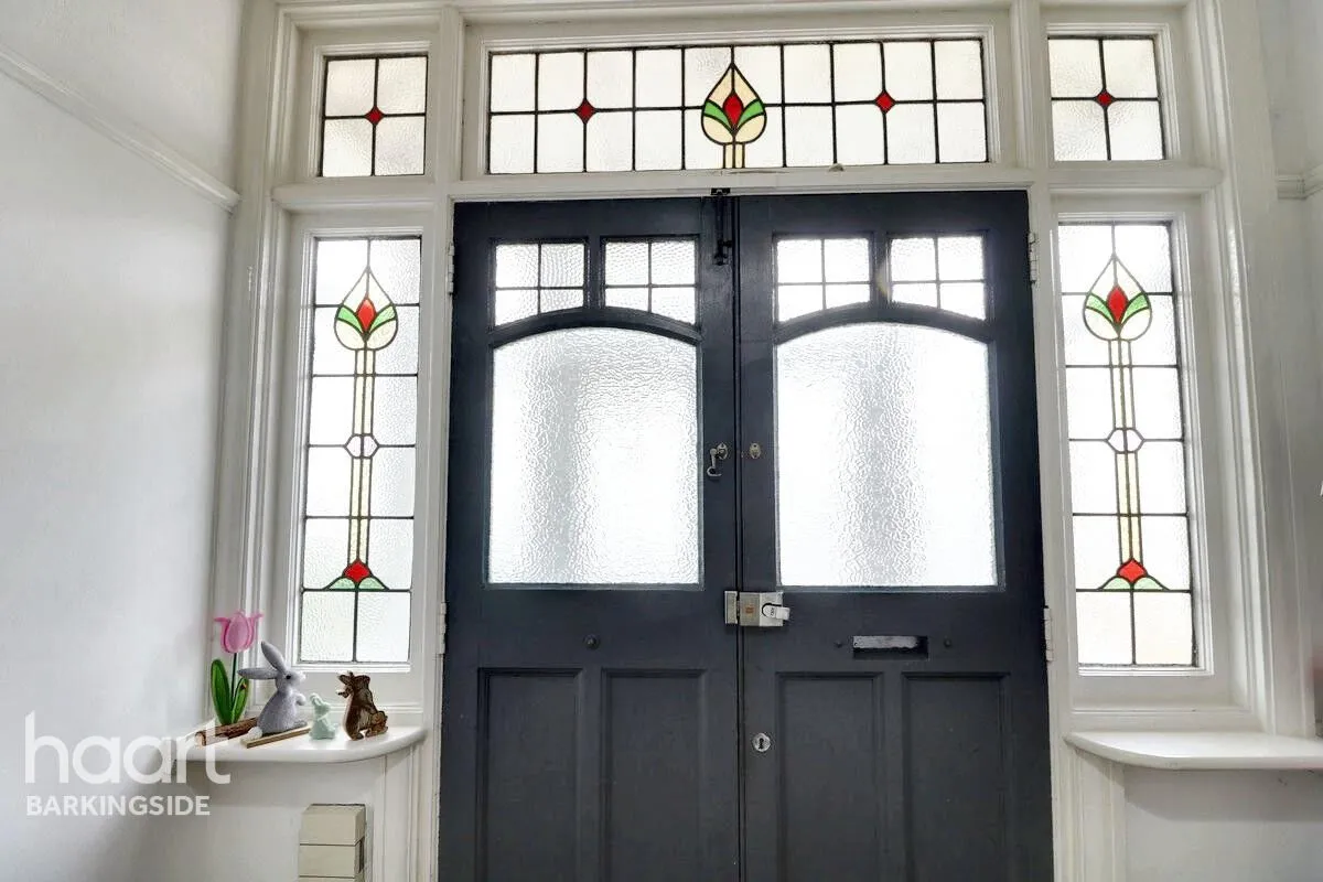 Hatley Avenue, Barkingside, IG6, photo 2