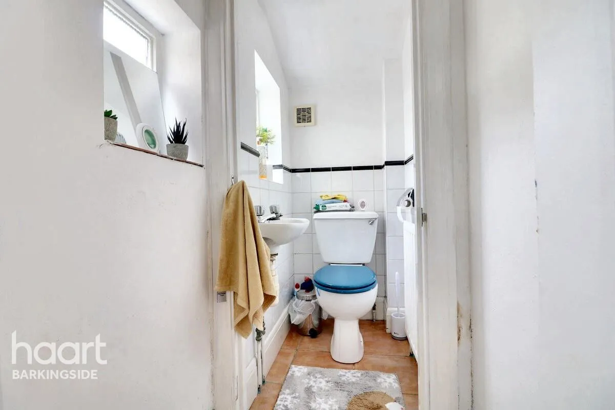 Hatley Avenue, Barkingside, IG6, photo 13
