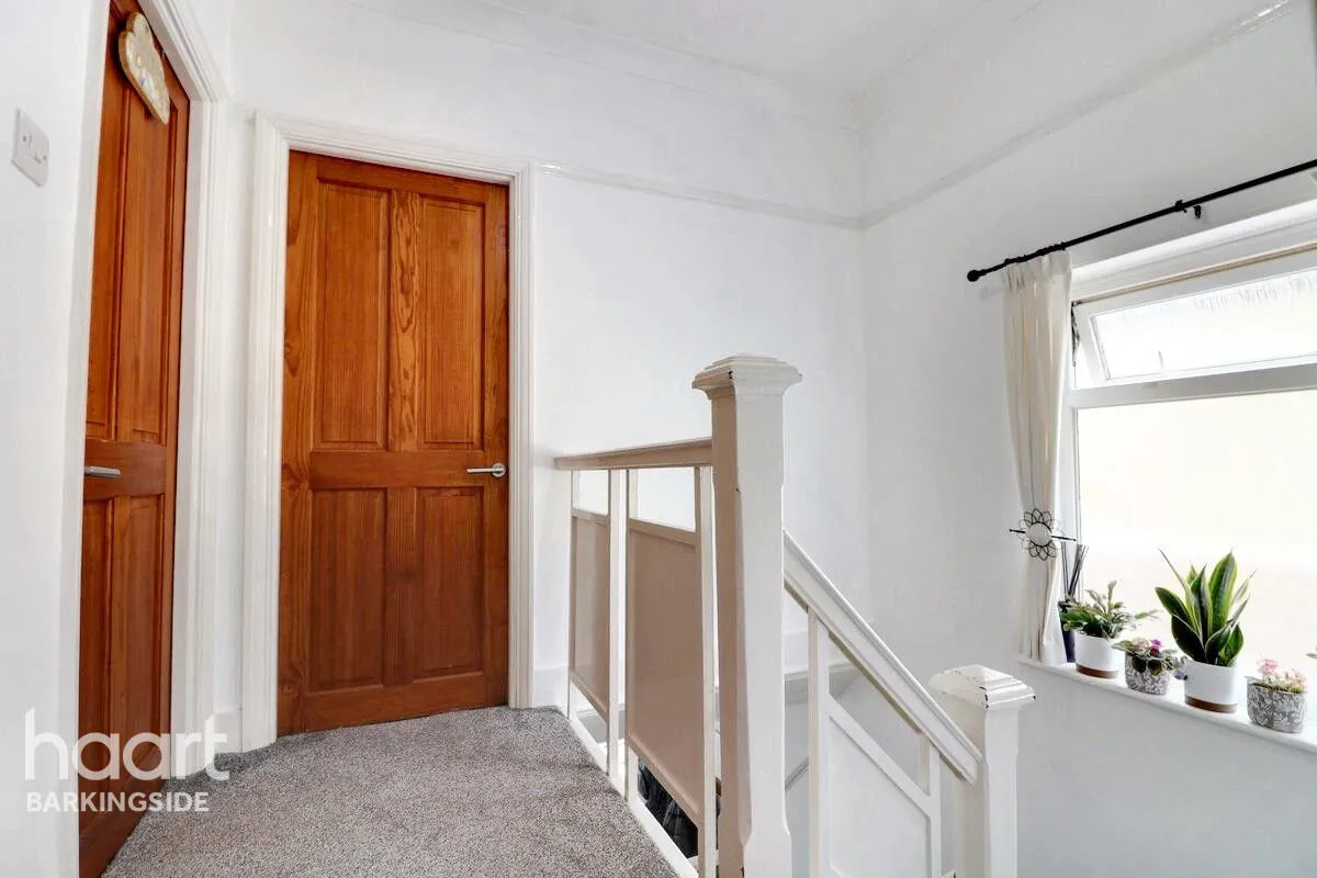 Hatley Avenue, Barkingside, IG6, photo 14