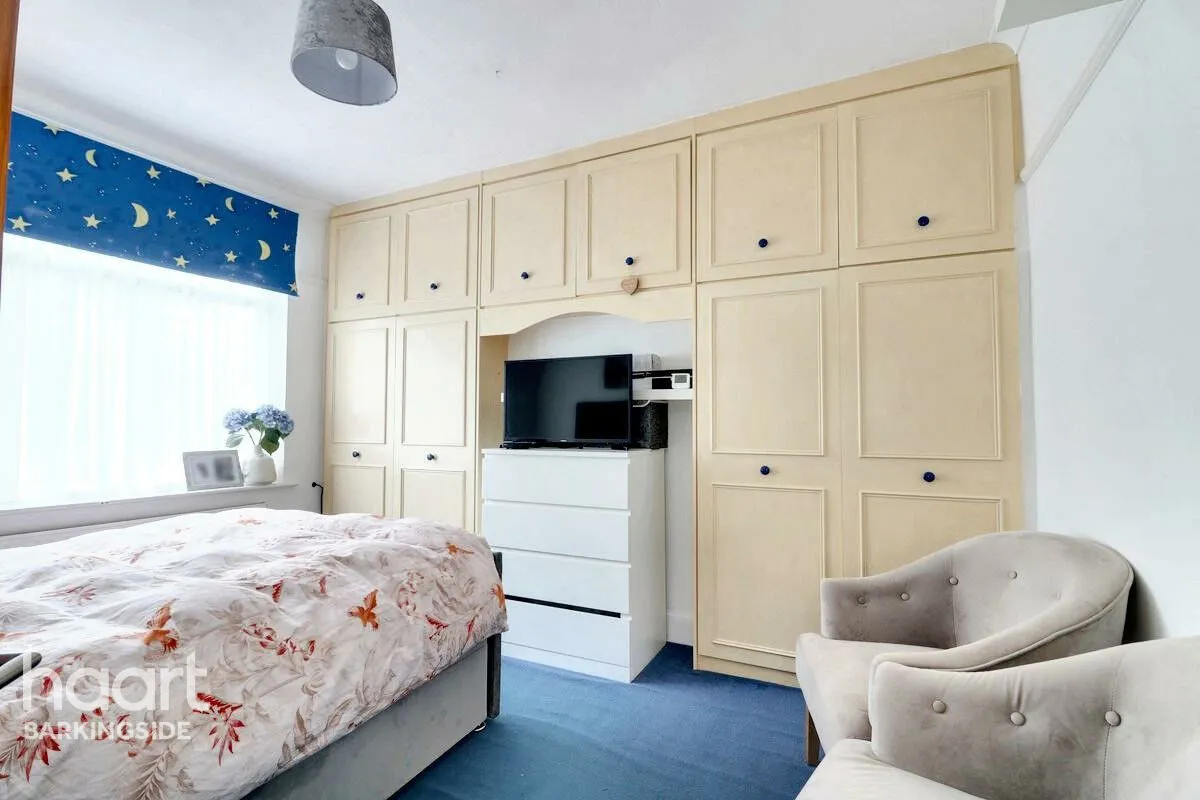 Hatley Avenue, Barkingside, IG6, photo 17