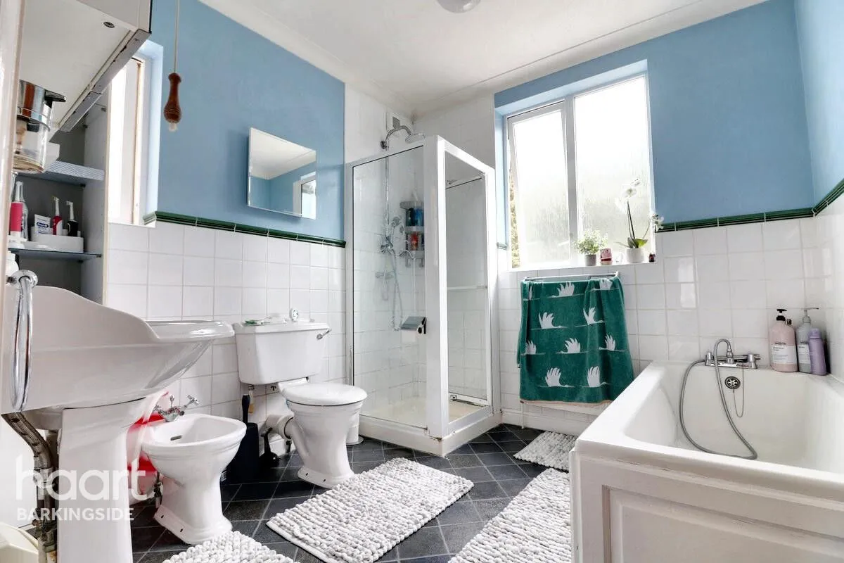 Hatley Avenue, Barkingside, IG6, photo 19