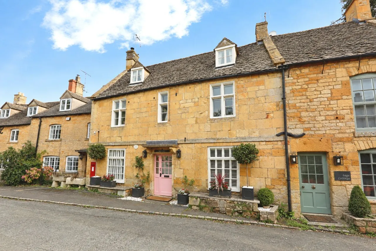 4 bed house for sale, Bourton on the Hill, Moreton-in-Marsh, GL56