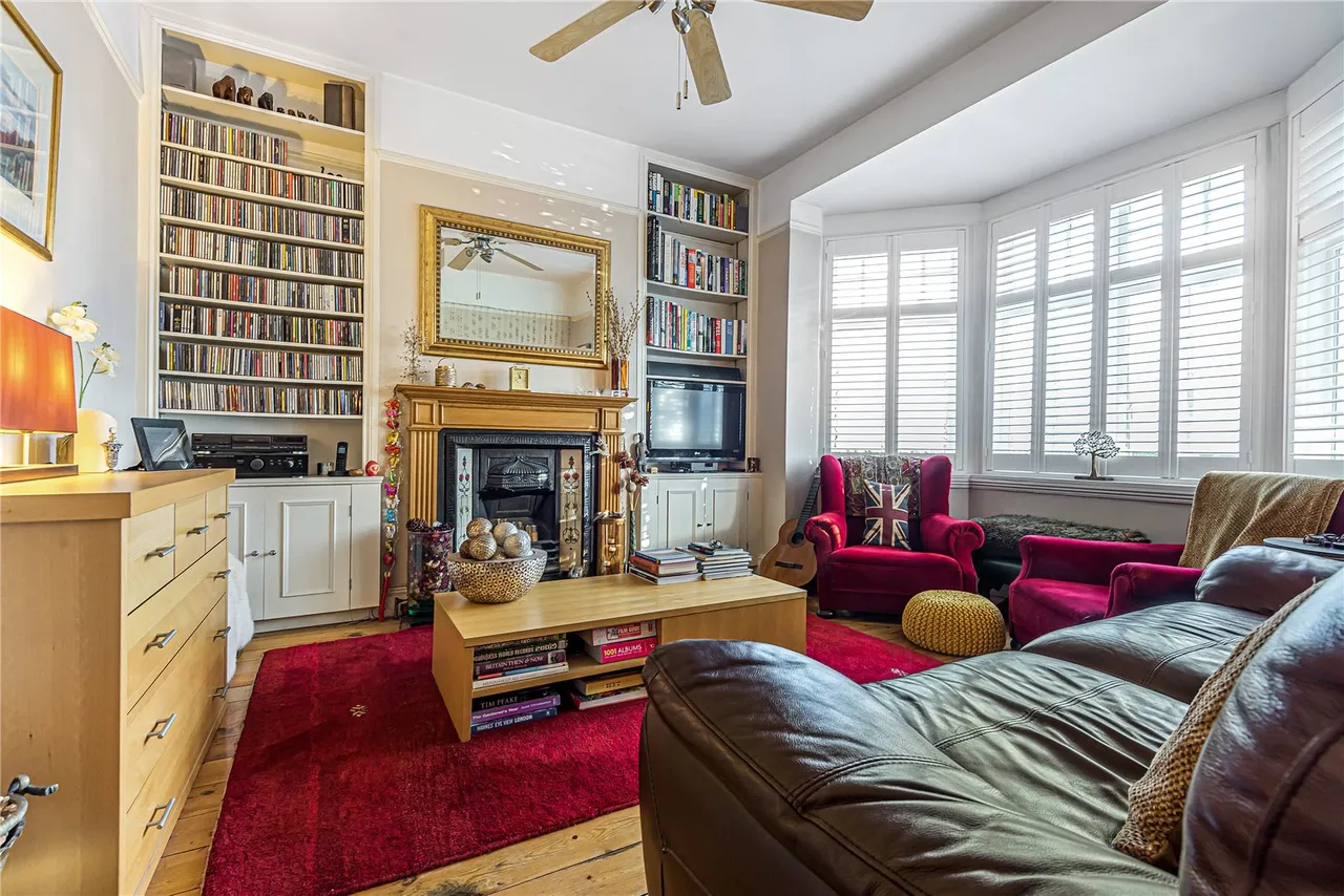 Gloucester Road, Hampton, London, TW12 2UW, photo 2