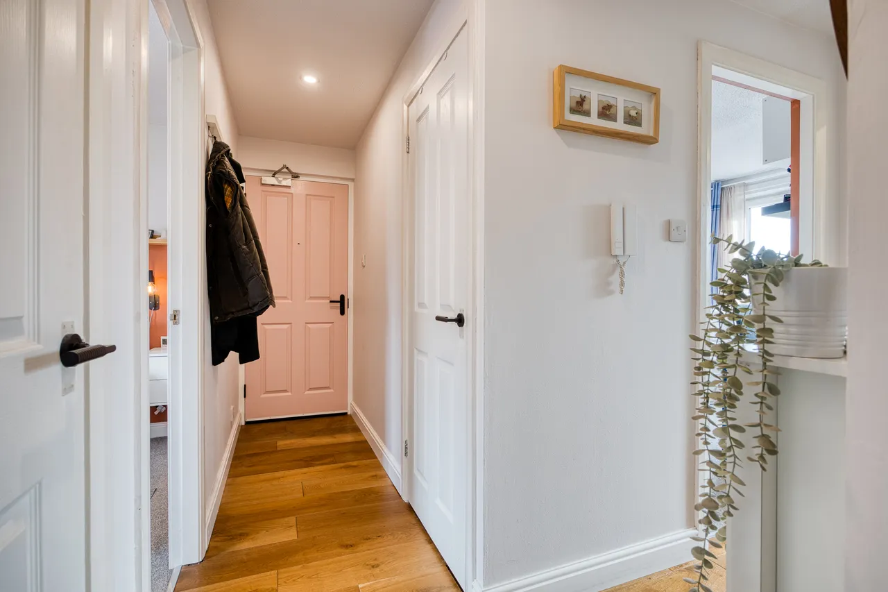 Meadowfield Court, Edinburgh, EH8, photo 18