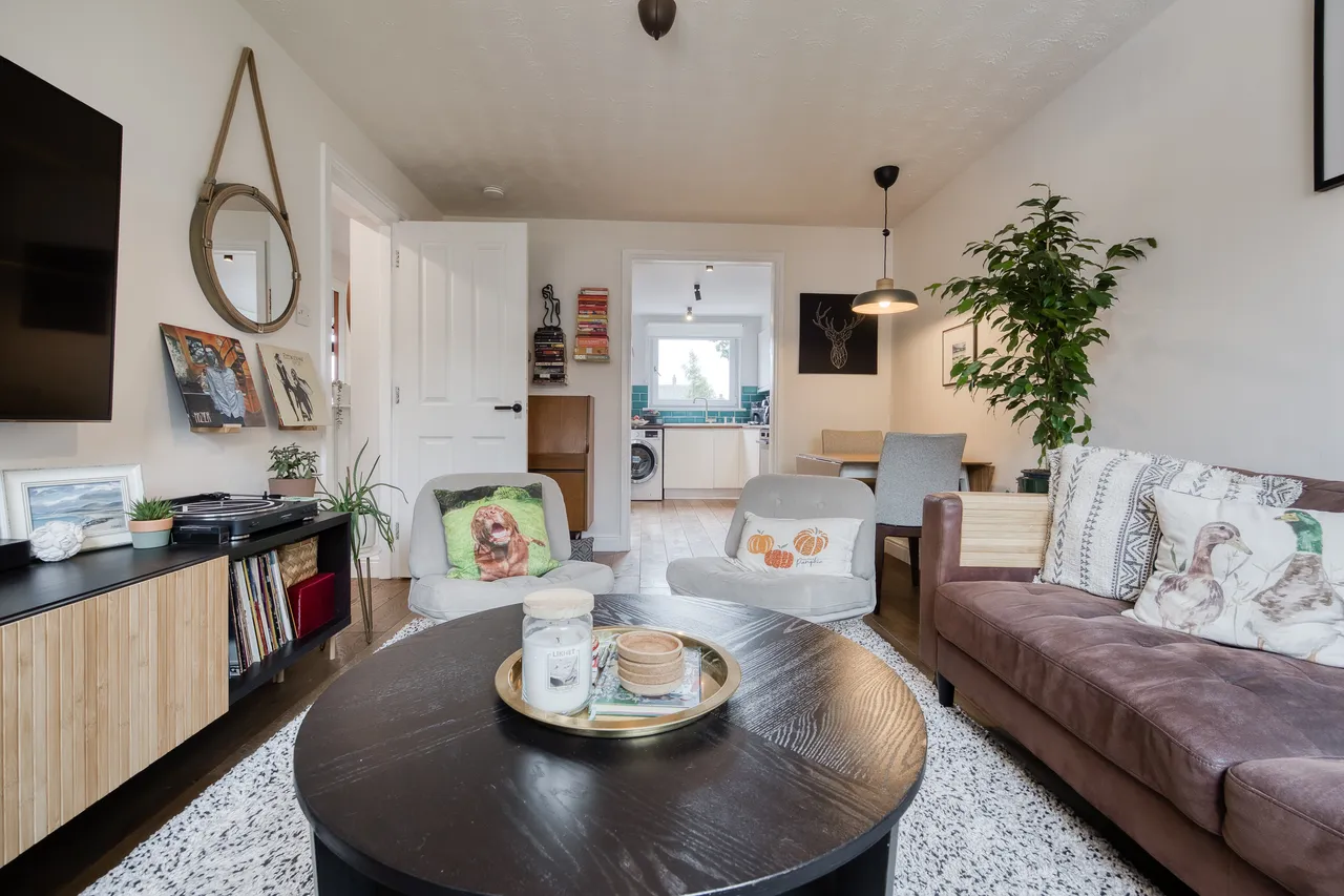Meadowfield Court, Edinburgh, EH8, photo 5