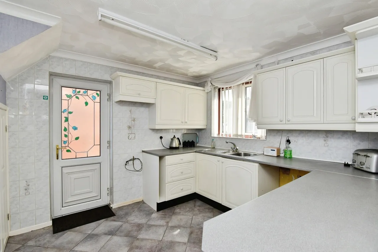 College Road, Stoke-On-Trent, ST7, photo 2