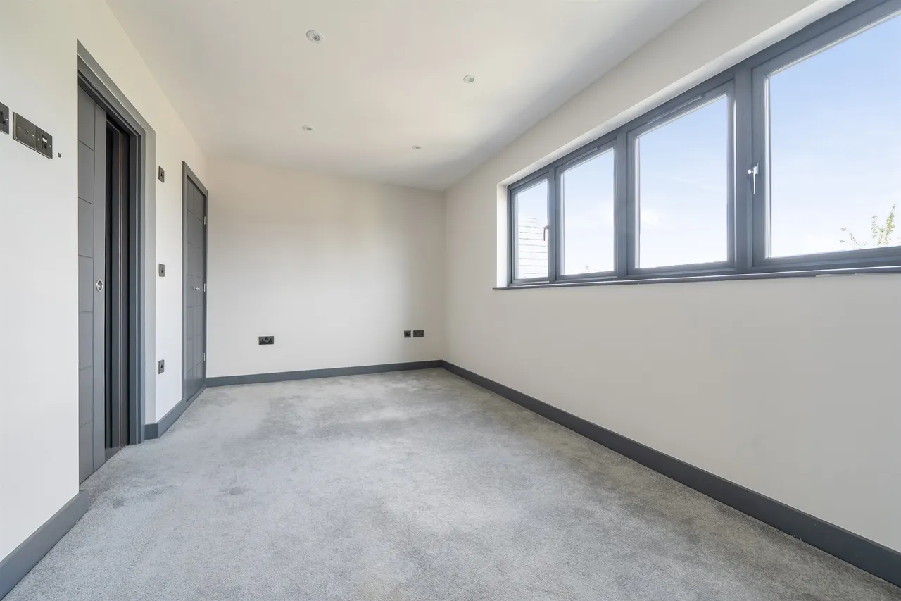 Lincoln Road, Enfield, EN1, photo 11