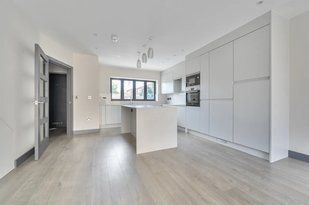 Lincoln Road, Enfield, EN1, photo 5