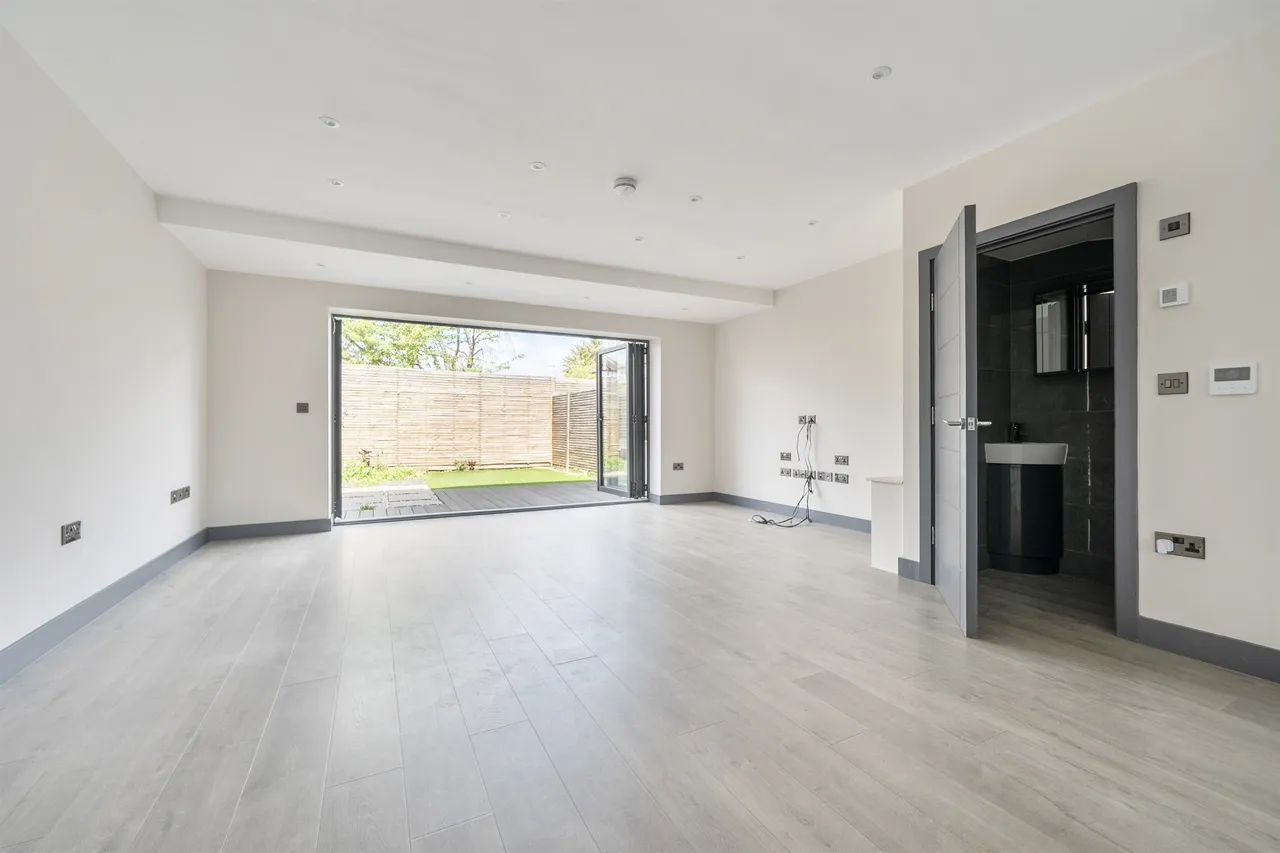 Lincoln Road, Enfield, EN1, photo 6