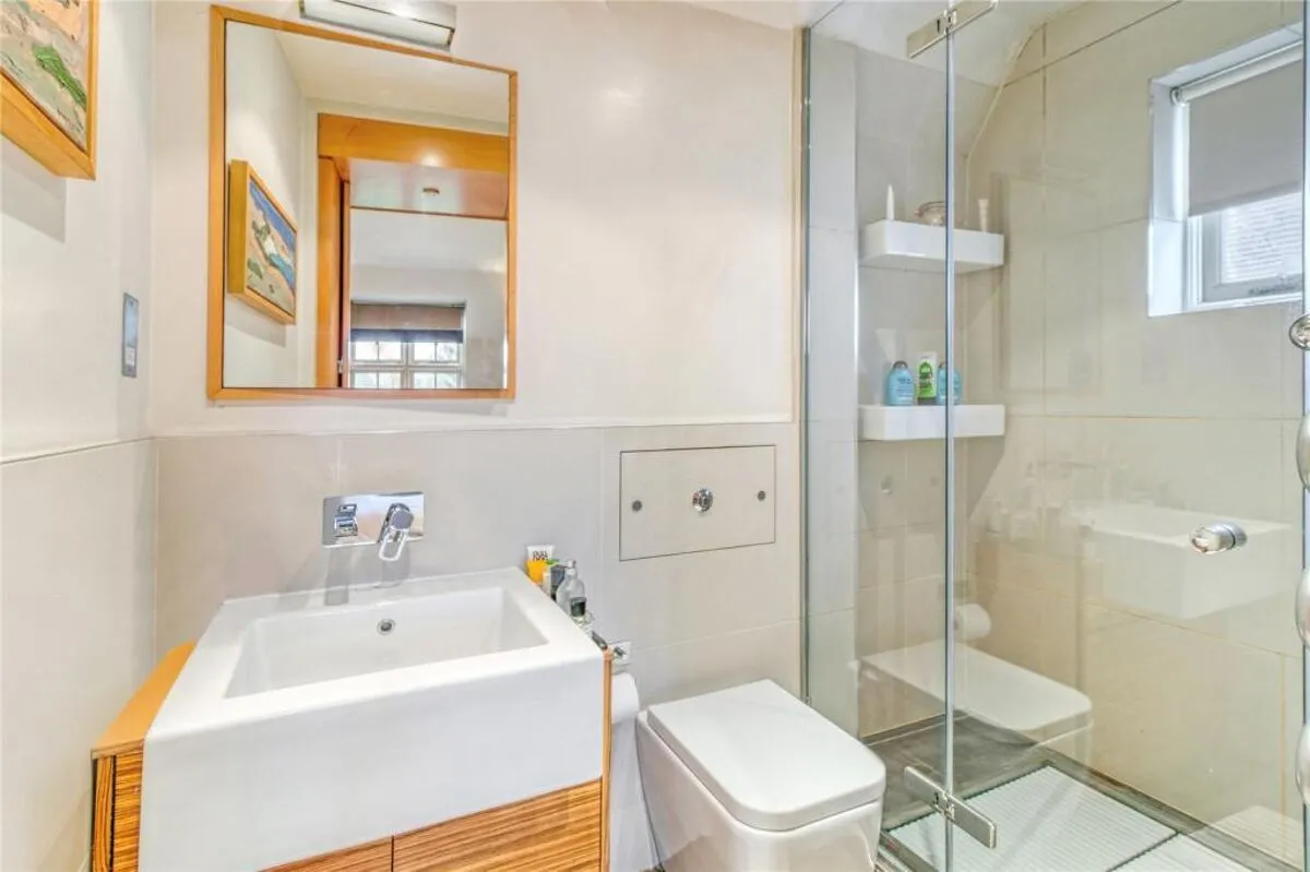 The Bishops Avenue, London, N2, photo 22