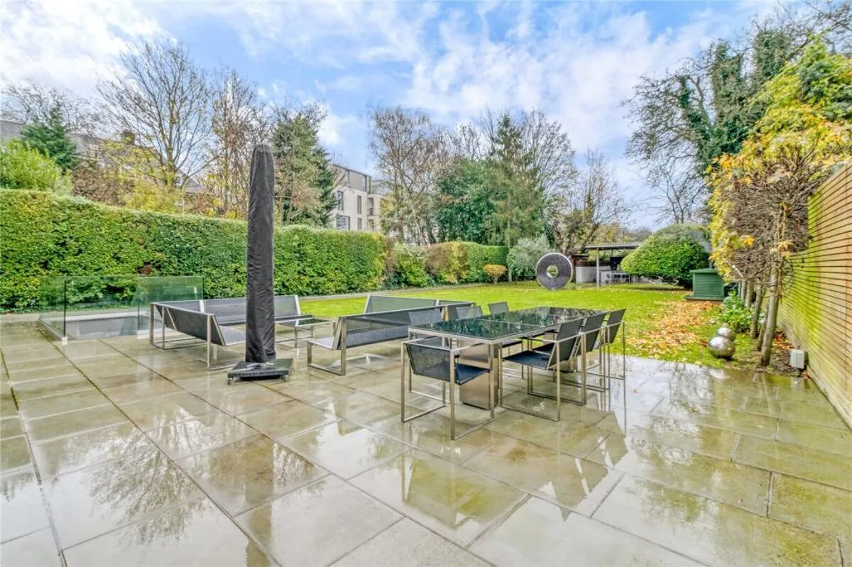 The Bishops Avenue, London, N2, photo 11