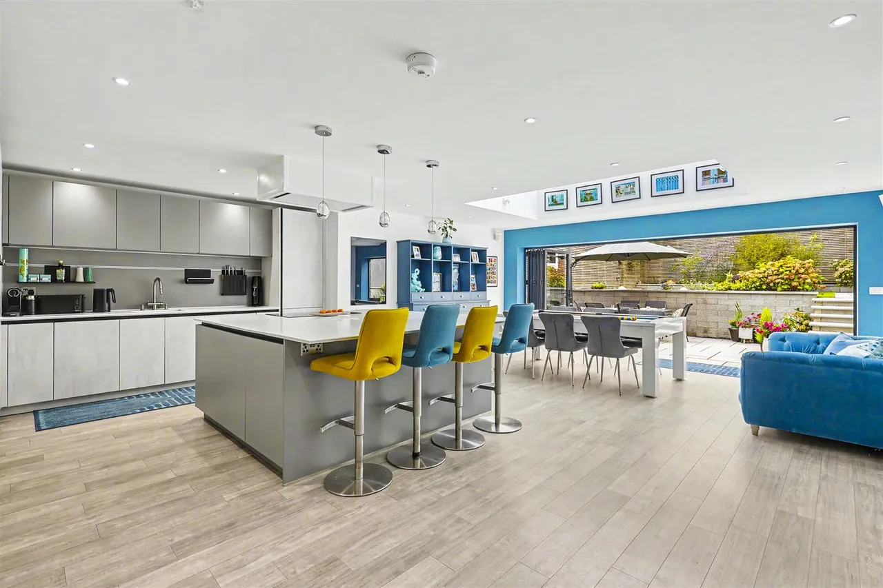 4 bed property for sale, Crabtrees, Saffron Walden, CB11