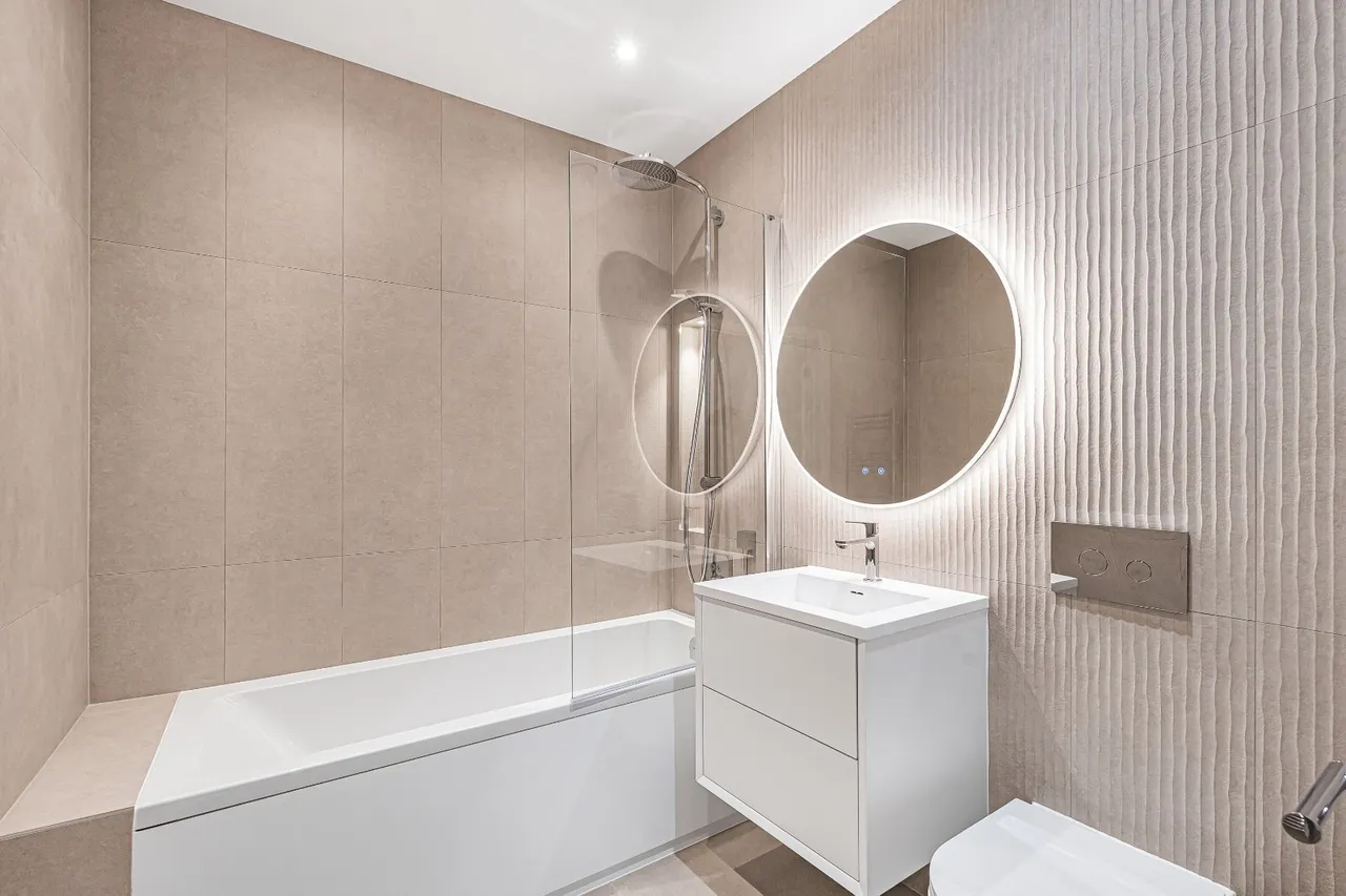 Warwick Road, London, W5, photo 15