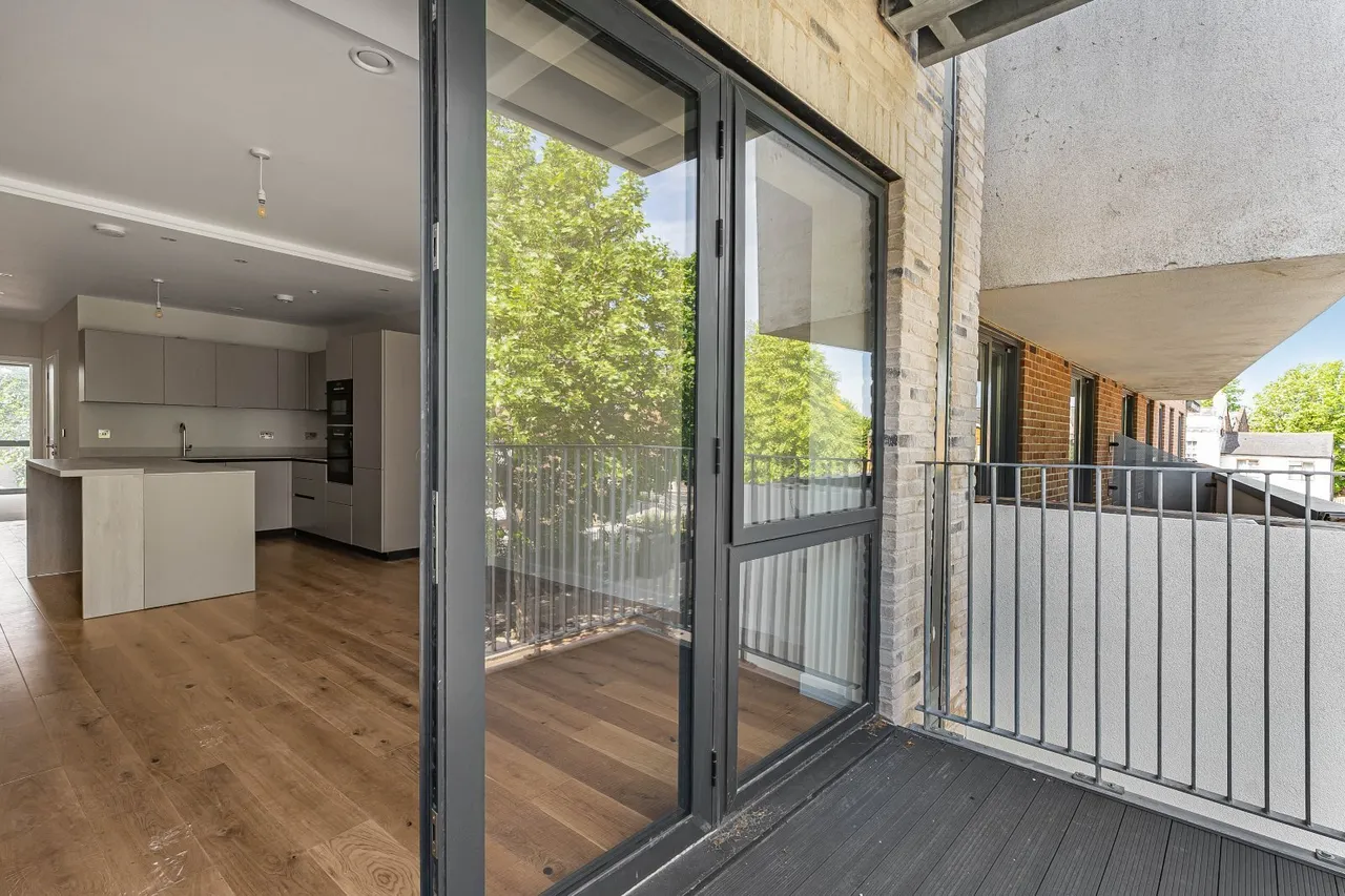 Warwick Road, London, W5, photo 18