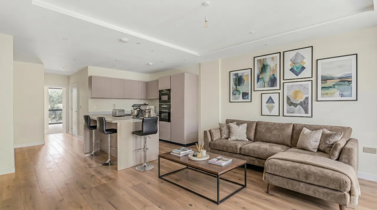 3 bed house for sale, Warwick Road, London, W5