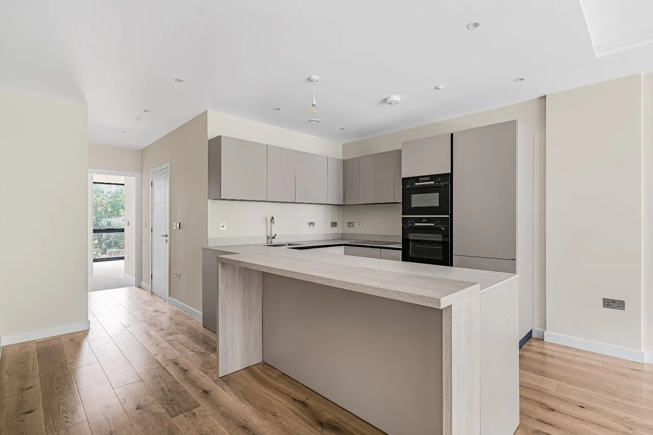 Warwick Road, London, W5, photo 6