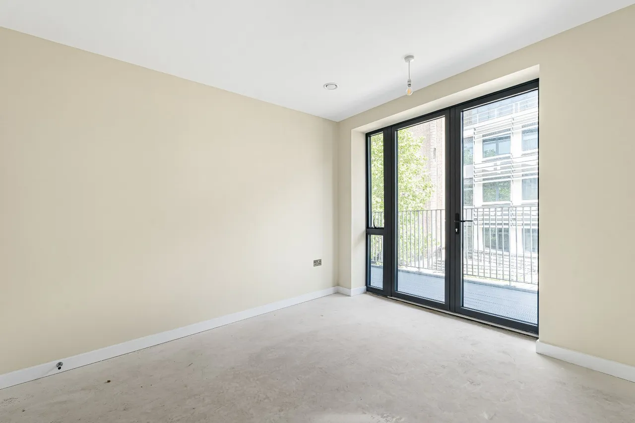 Warwick Road, London, W5, photo 13