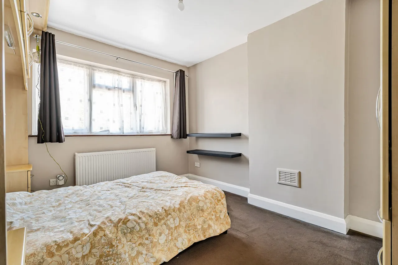 Hanworth Road, Whitton, TW4, photo 17