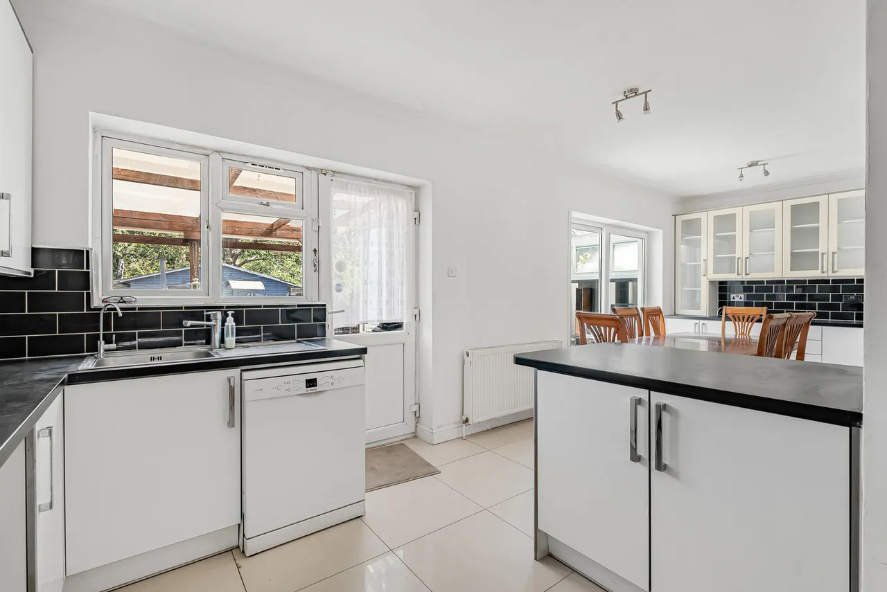 Hanworth Road, Whitton, TW4, photo 9