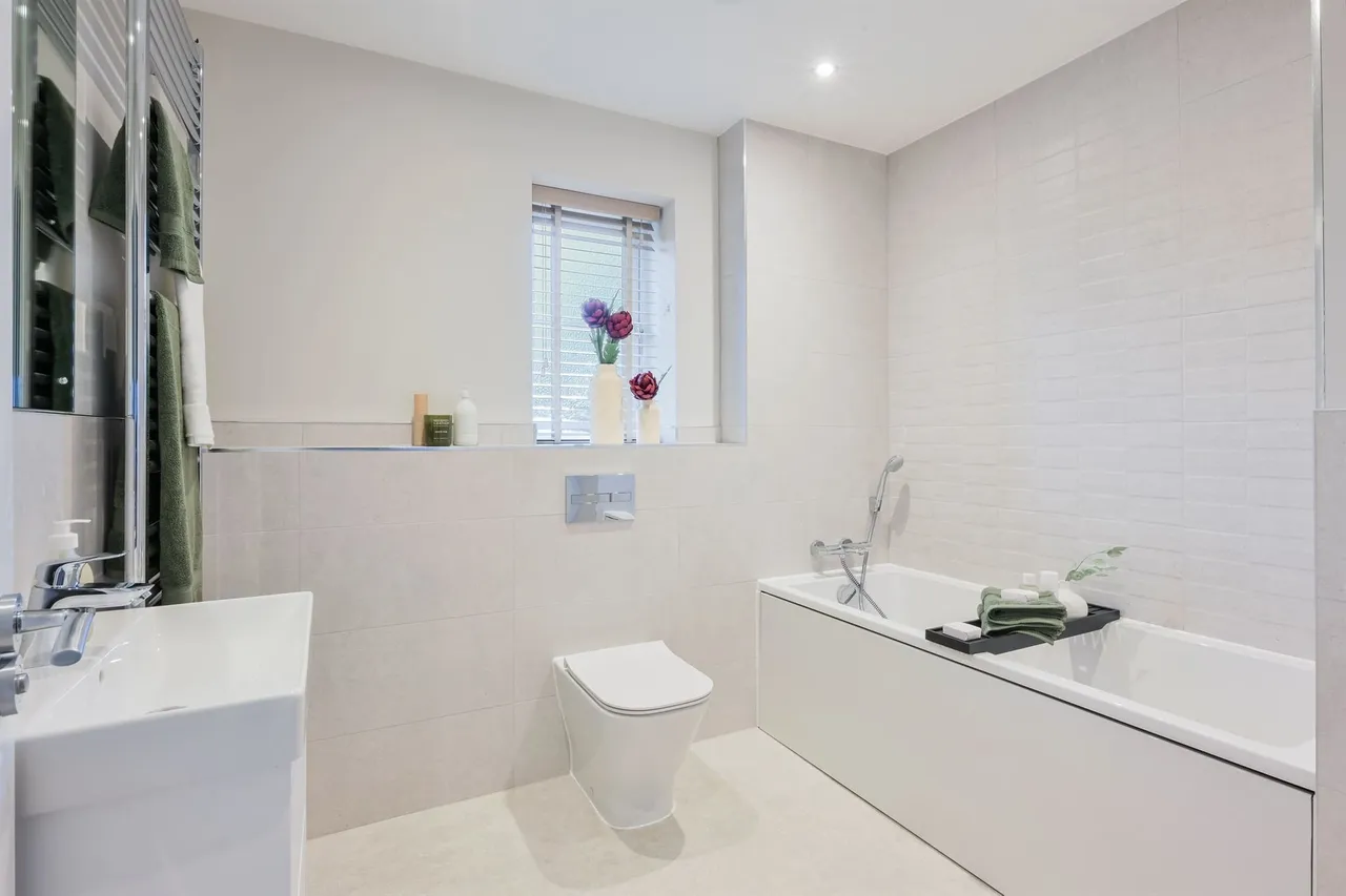 Folders Lane, Burgess Hill, RH15, photo 13