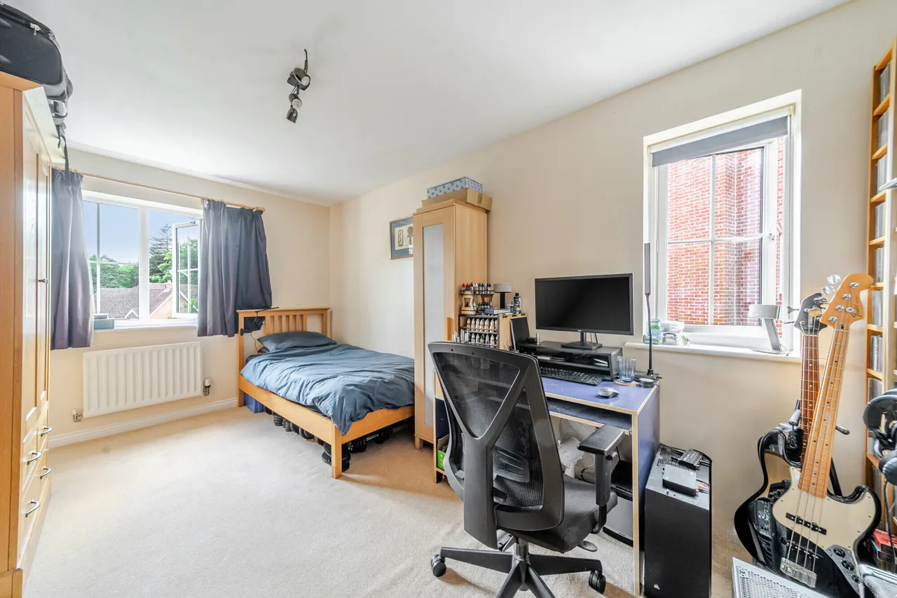 Meadowlands Drive, Haslemere, GU27, photo 11