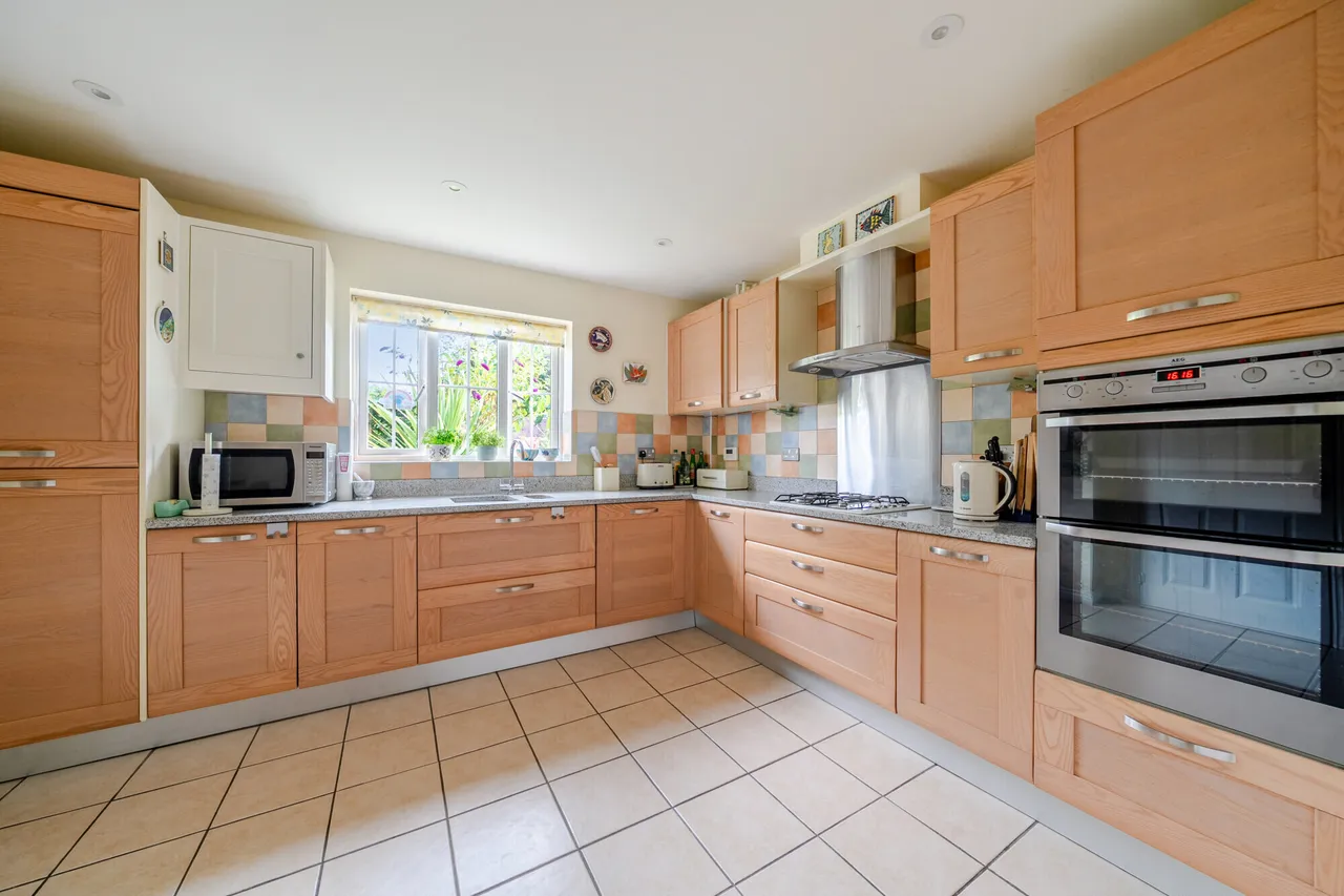 Meadowlands Drive, Haslemere, GU27, photo 3