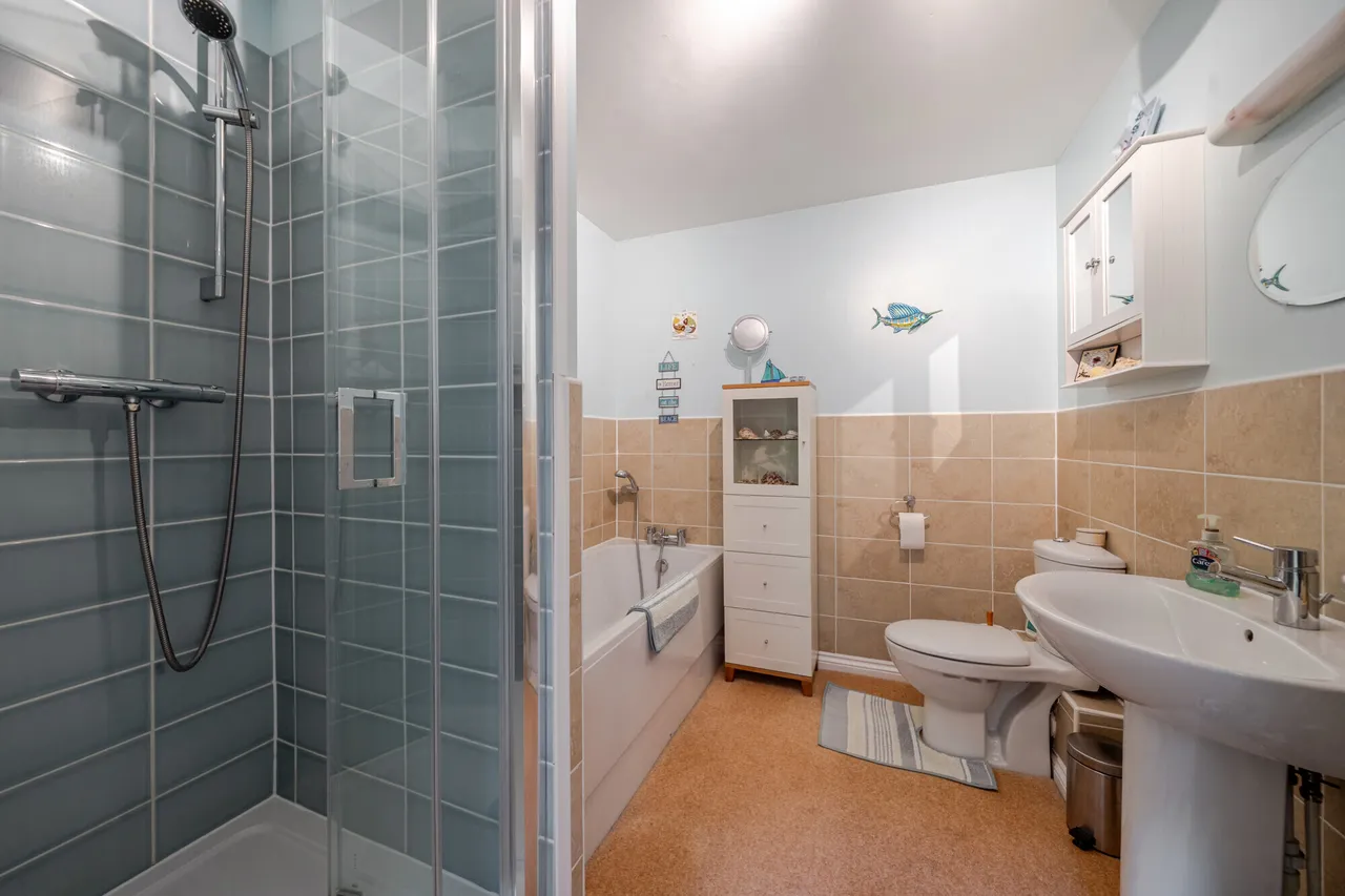 Meadowlands Drive, Haslemere, GU27, photo 10