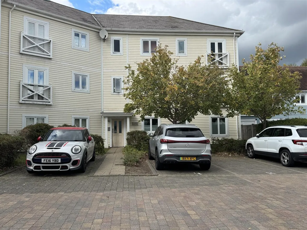 2 bed flat to rent — Poynder Drive, Snodland, Kent ME6 5SF