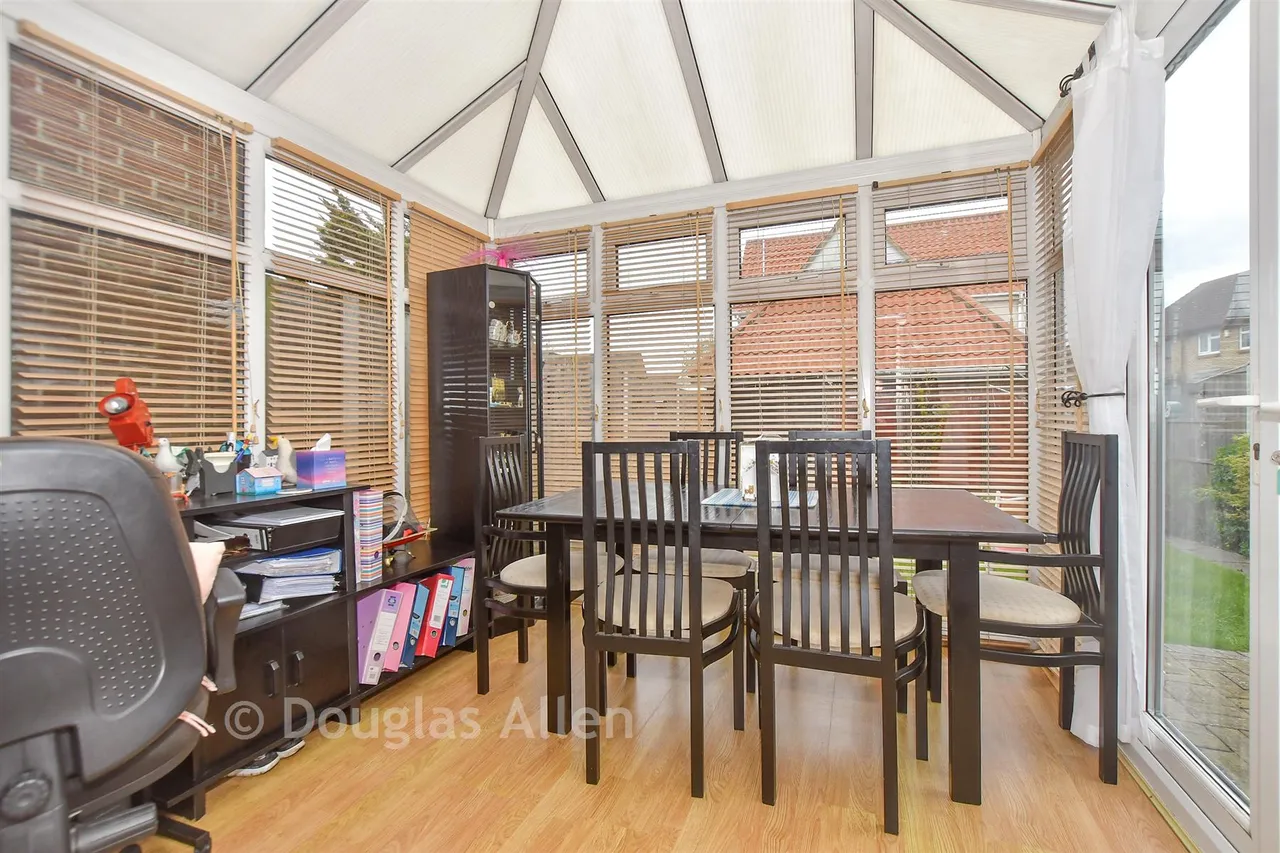 Boyd Court, Wickford, SS12, photo 5