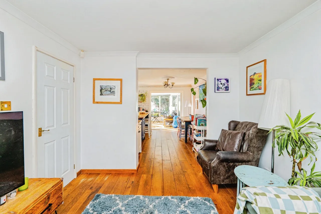 Lynton Close, Penarth, CF64, photo 10