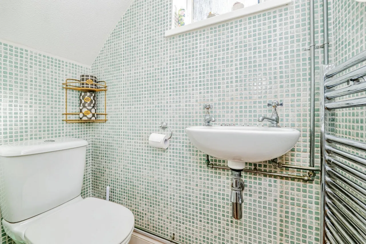 Lynton Close, Penarth, CF64, photo 15