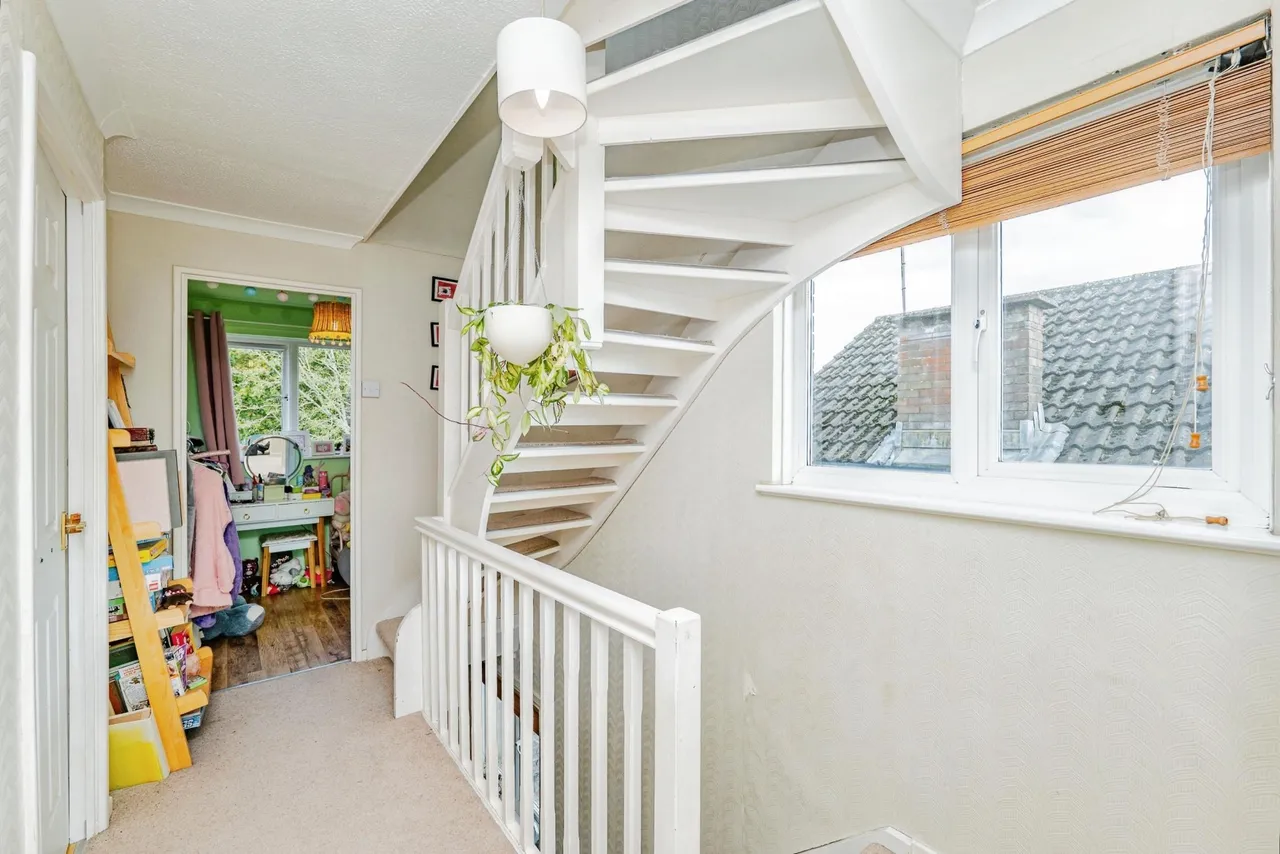 Lynton Close, Penarth, CF64, photo 22