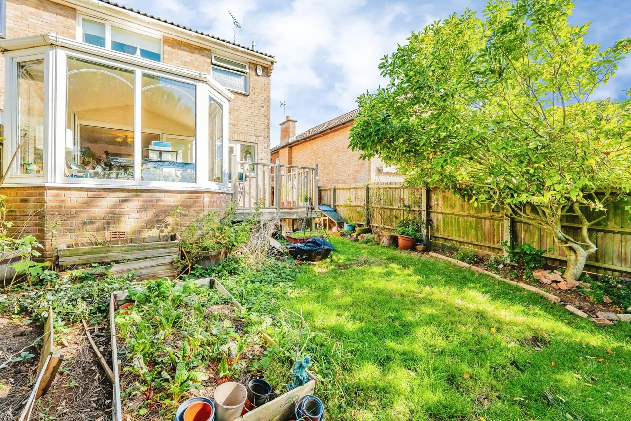 Lynton Close, Penarth, CF64, photo 27