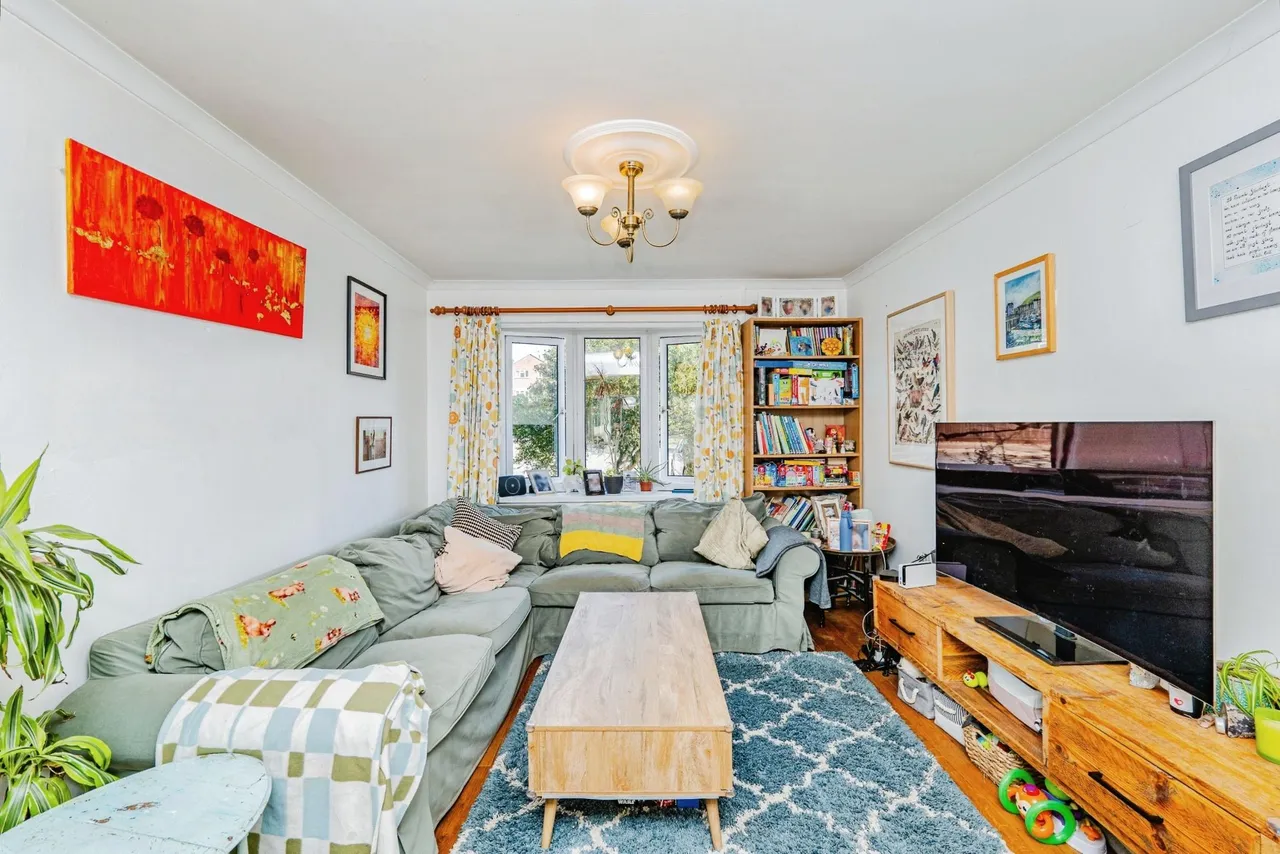 Lynton Close, Penarth, CF64, photo 11