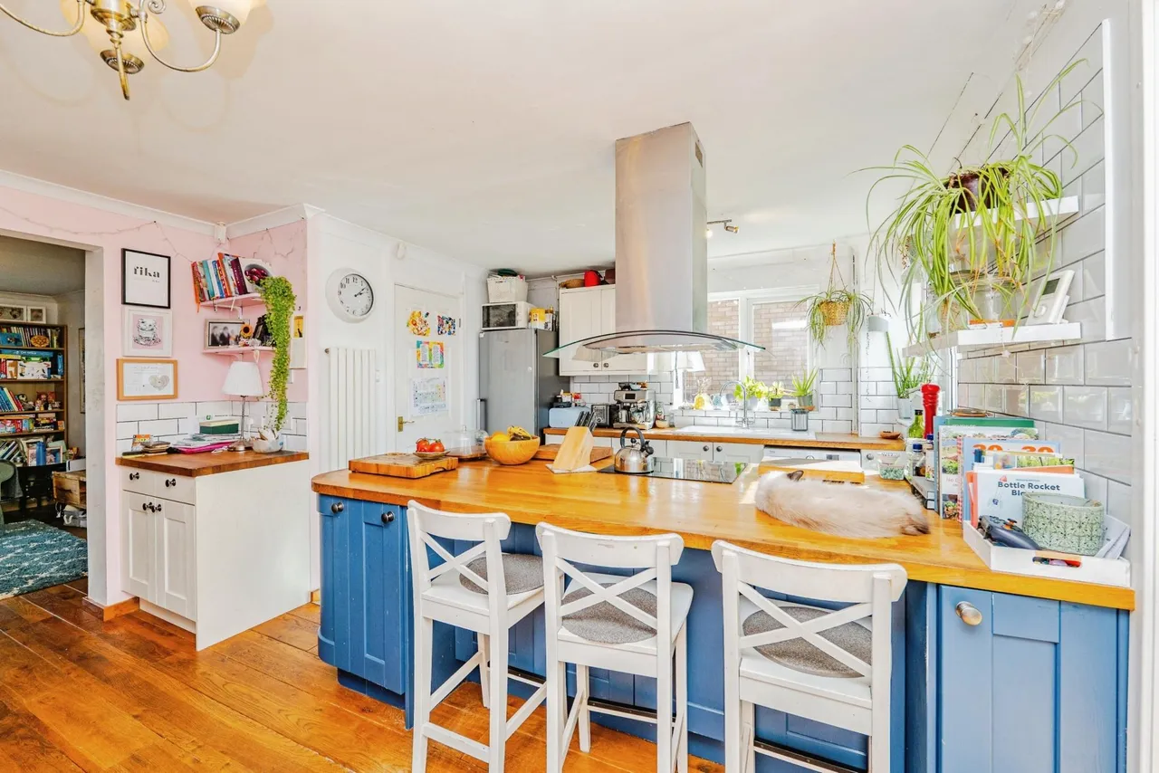 Lynton Close, Penarth, CF64, photo 5
