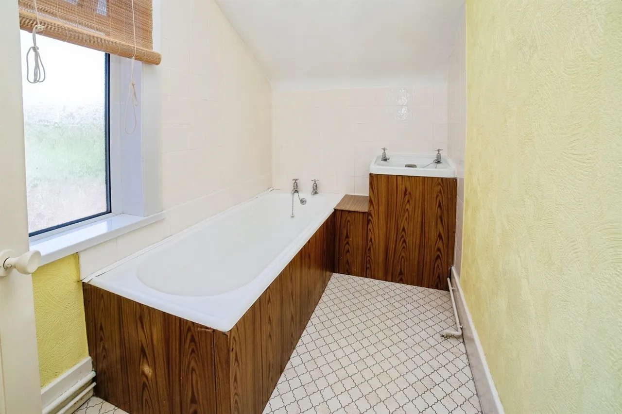 Larch Road, New Ollerton, NG22, photo 10