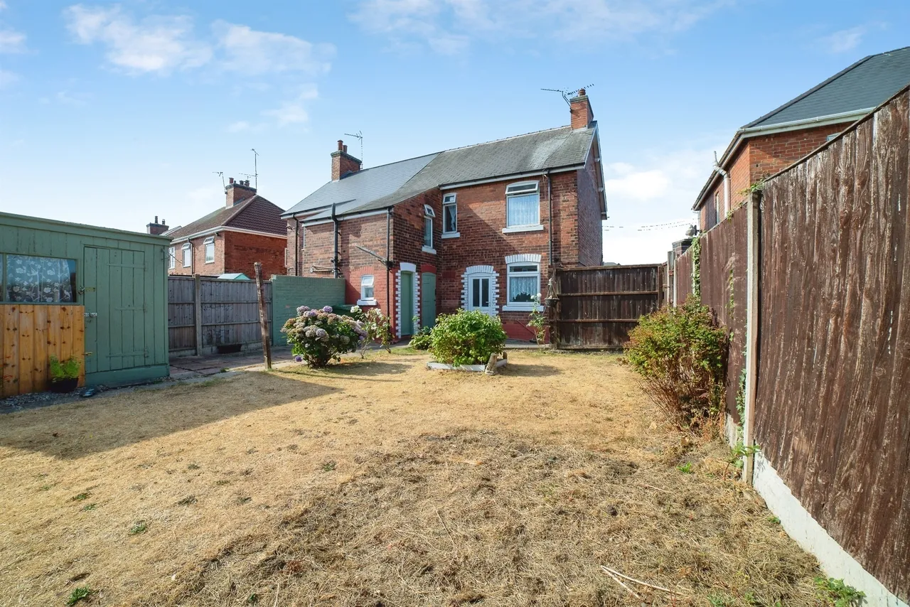 Larch Road, New Ollerton, NG22, photo 12