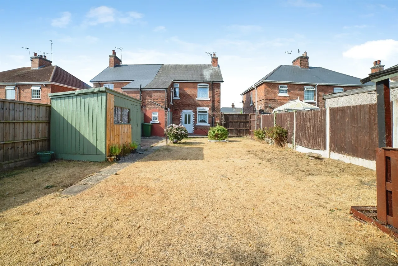Larch Road, New Ollerton, NG22, photo 15