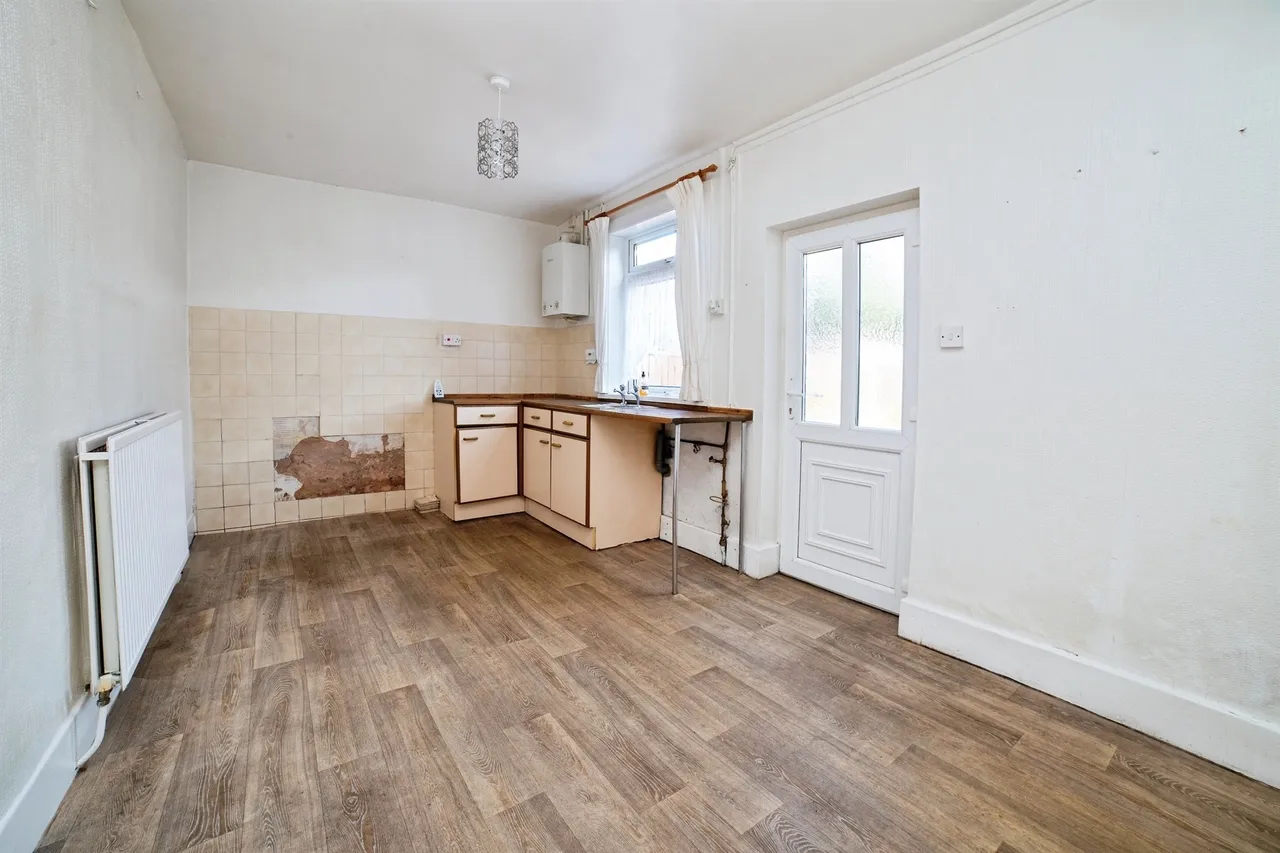 Larch Road, New Ollerton, NG22, photo 5